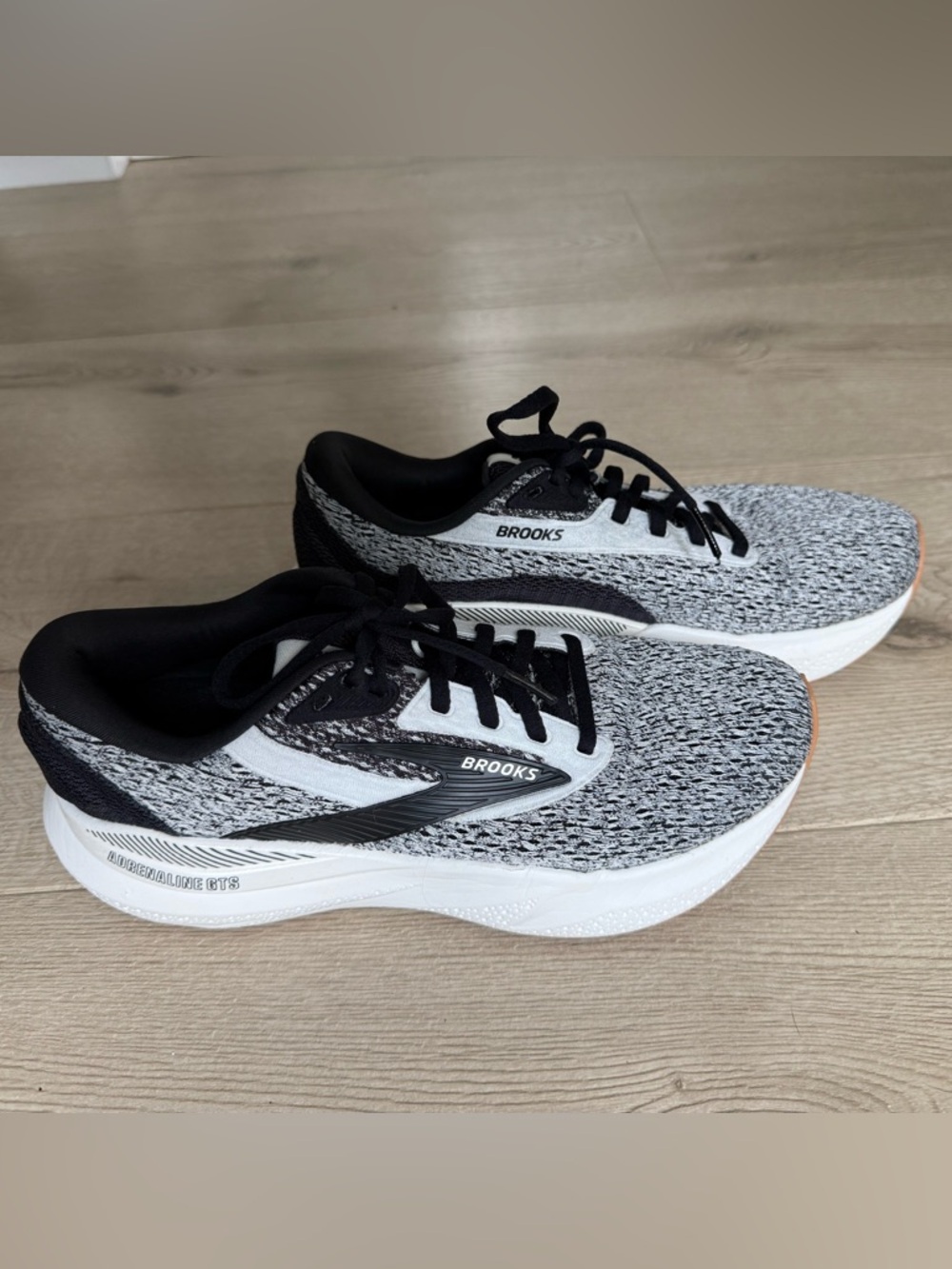 Brooks Adrenaline GTS 25